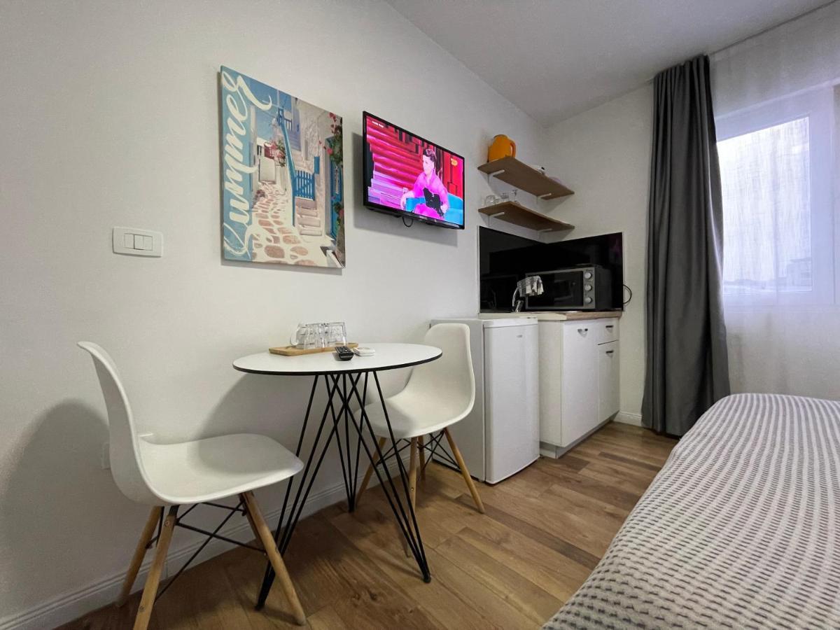Central Studio Apartments ติรานา ภายนอก รูปภาพ