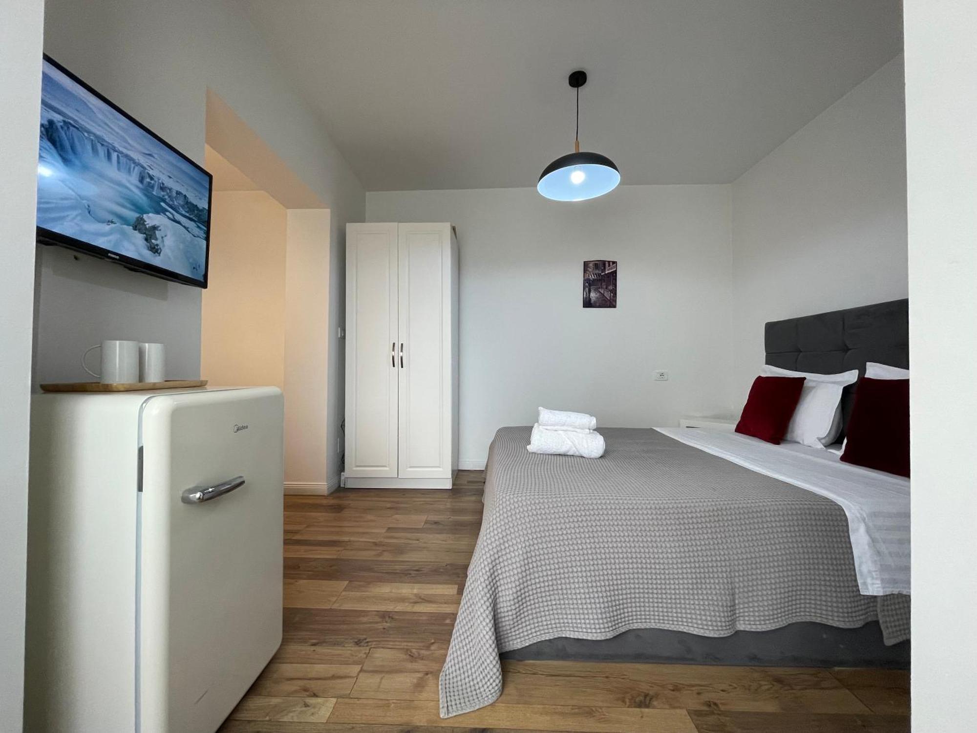 Central Studio Apartments ติรานา ภายนอก รูปภาพ